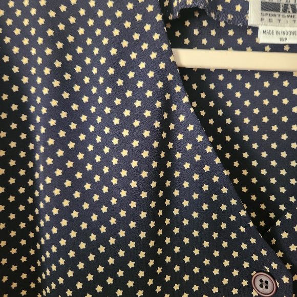 Button up - Picture 3 of 3